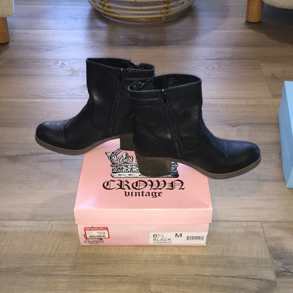 Crown Vintage Cassinova Ankle Boot with Heel Size 6.5